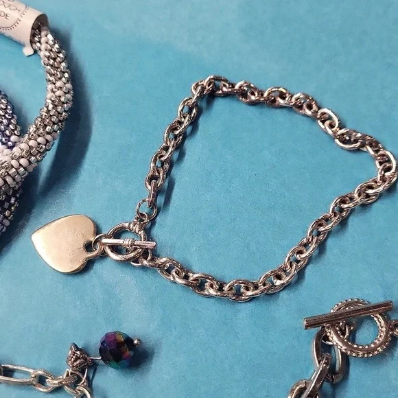 6 bracelets - Picture 5 of 8